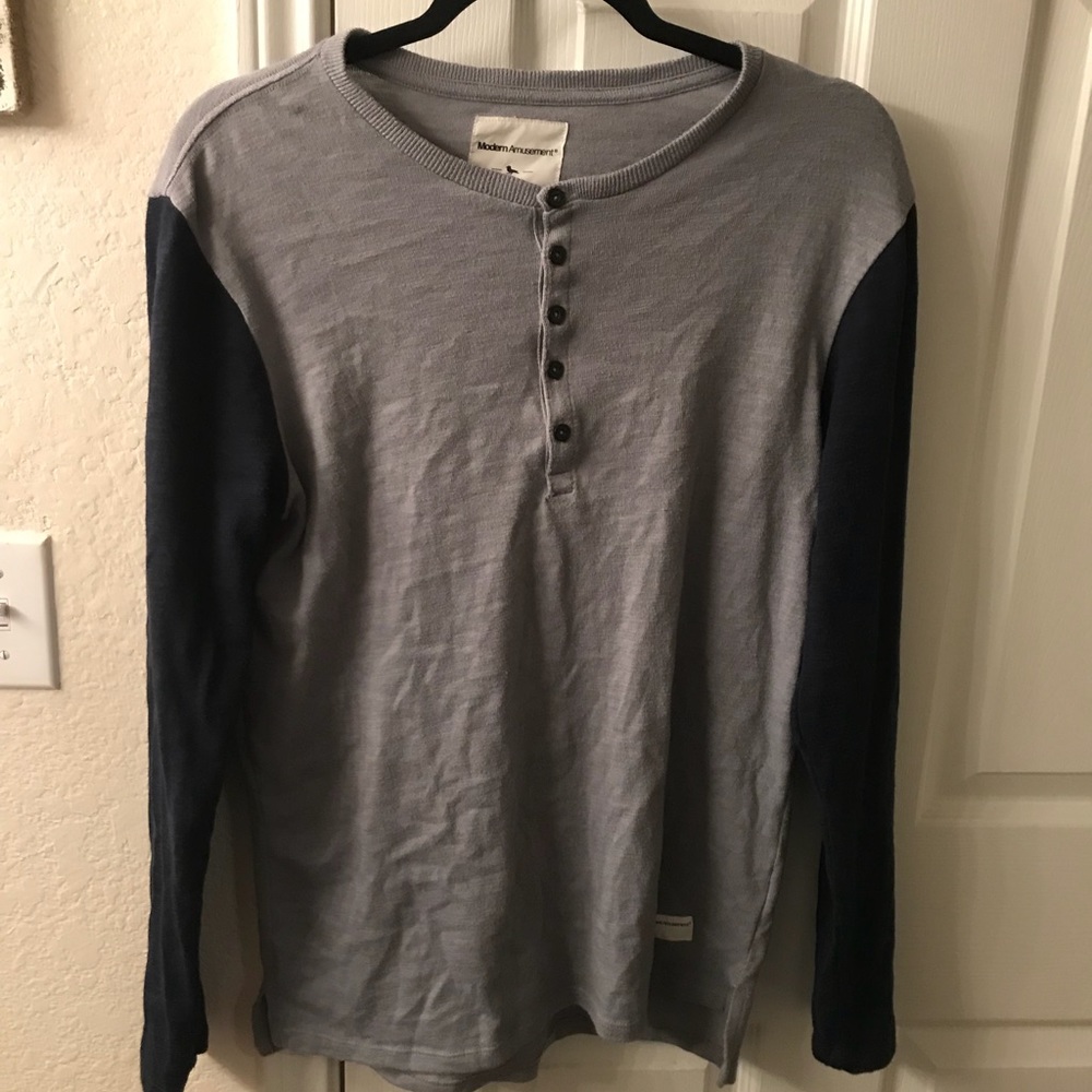 Modern amusement king sleeve